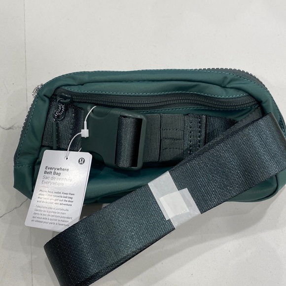 LULULEMON 1LBELT BAG IN MEDIUM FOREST/DARK FOREST - Picture 8 of 9